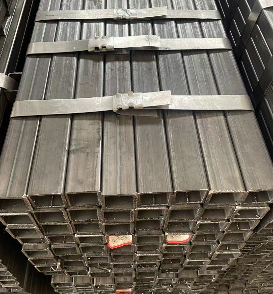 河南工业用梯子 镀锌管焊接梯子 铁梯子方管梯